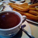 Deliciosos churros con chocolate de Madrid: receta tradicional y auténtica